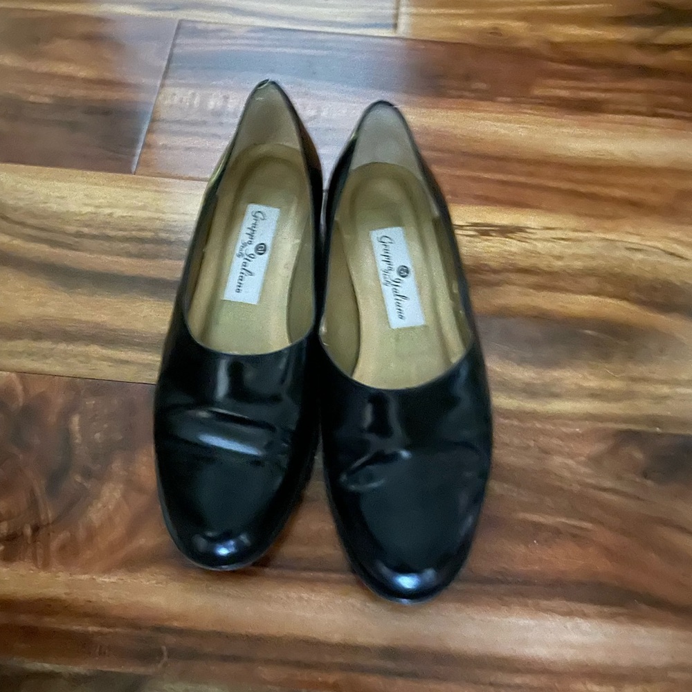 Black Gruppo Italian Italy Flats